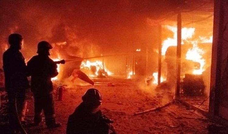 কালিয়াকৈর সার কারখানায় আগুন