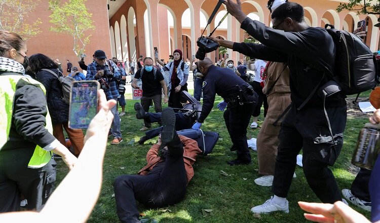 বিশ্ববিদ্যালয় শিক্ষার্থীদের বিক্ষোভে যুক্তরাষ্ট্রে তোলপাড়