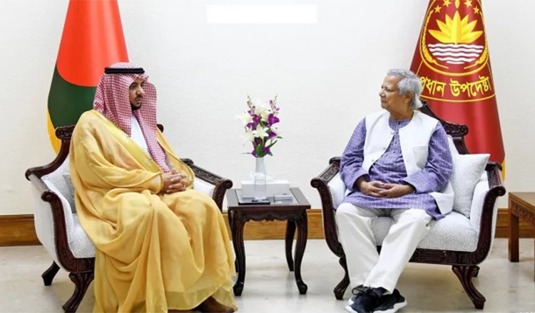 বাংলাদেশে আরো বেশি সৌদি বিনিয়োগের আহ্বান প্রধান উপদেষ্টার