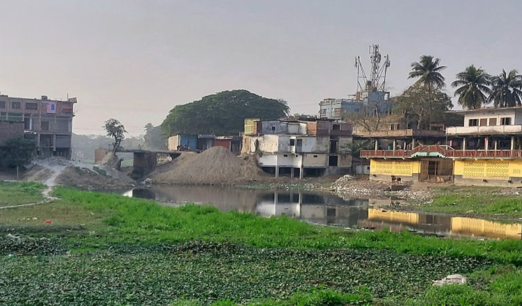 অবৈধ স্থাপনা চিত্রা নদীরে দুই পাড়ে গড়ে উঠেছে