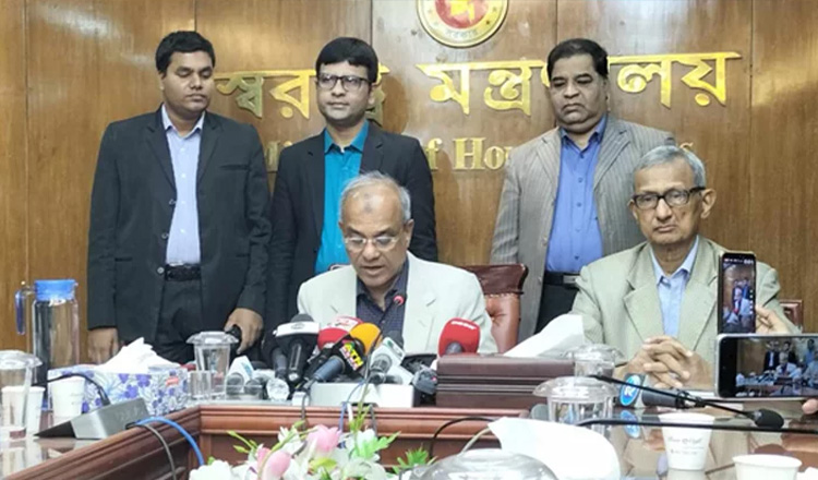 পাঁচ কার্যদিবসের মধ্যে তদন্ত কমিটি গঠন করা হবে বিডিআর হত্যাকাণ্ডের বিচার নিশ্চিত করতে : স্বরাষ্ট্র উপদেষ্টা