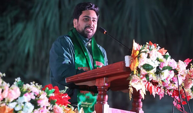 এককালীন টাকার পাশাপাশি মাসিক ভাতা ও চাকরির কথা বলা হয়েছে জুলাই শহীদ পরিবারদের : নাহিদ