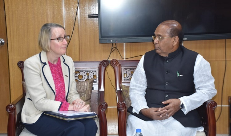 দুর্যোগ ব্যবস্থাপনা ও ত্রাণ প্রতিমন্ত্রীর সাথে ঢাকাস্থ ব্রিটিশ হাইকমিশনারের সৌজন্য সাক্ষাৎ