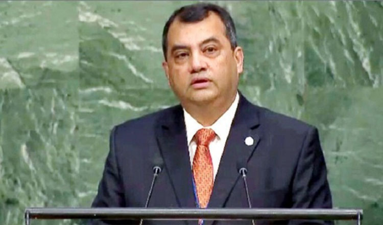 সাবেক মন্ত্রী সাবের হোসেন চৌধুরীর পরিবারসহ দেশত্যাগে নিষেধাজ্ঞা