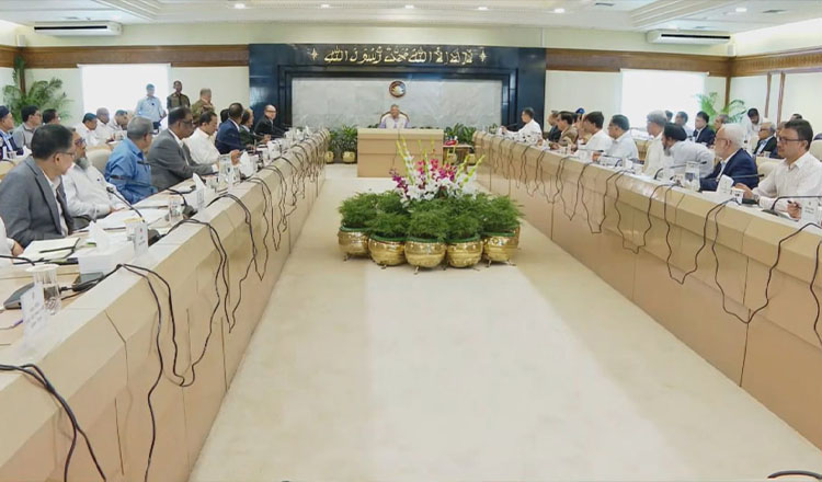 প্রধান উপদেষ্টার কার্যালয়ে উপদেষ্টা পরিষদের বৈঠক অনুষ্ঠিত