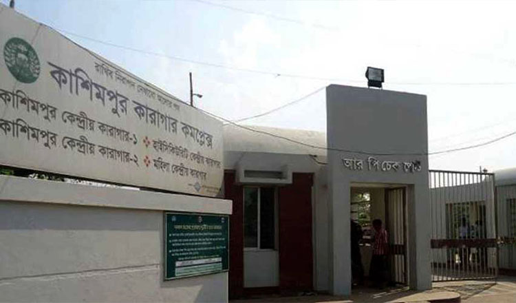 এখনো পলাতক জেল পালানো ৭০০ আসামি : স্বরাষ্ট্র উপদেষ্টা