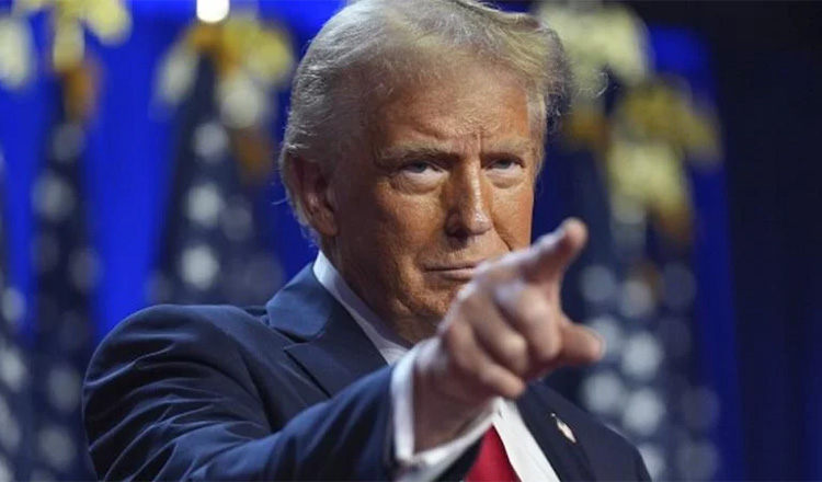 ট্রাম্প ক্ষমতায় এসেই ১০ হাজার মানুষকে চাকরিচ্যুত করলেন