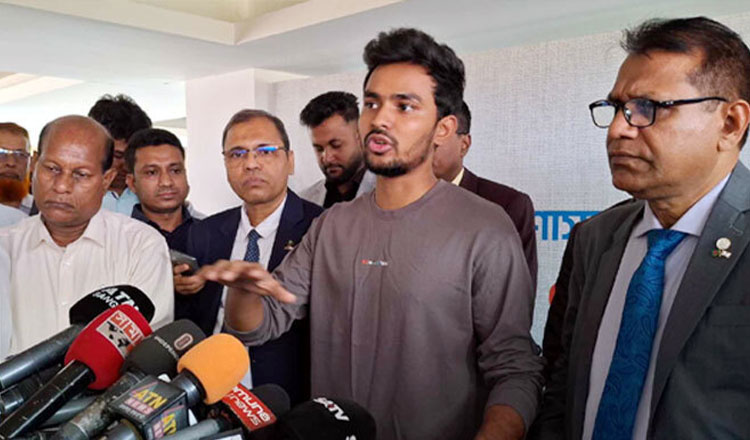 নির্বাচনের বিষয়ে খুব দ্রুতই সিদ্ধান্ত গ্রহণ করবে স্থানীয় সরকার : আসিফ মাহমুদ