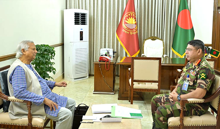 প্রধান উপদেষ্টার সঙ্গে সেনাপ্রধানের সাক্ষাৎ, গুজবে মনোযোগ না দেওয়ার আহ্বান জানিয়েছেন সেনাপ্রধান