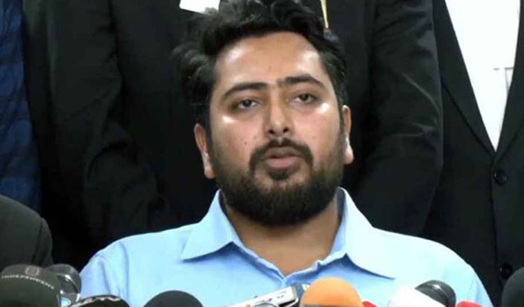 দলীয়ভাবে আওয়ামী লীগকে বিচারের আওতায় আনার কথা বললেন নাহিদ ইসলাম