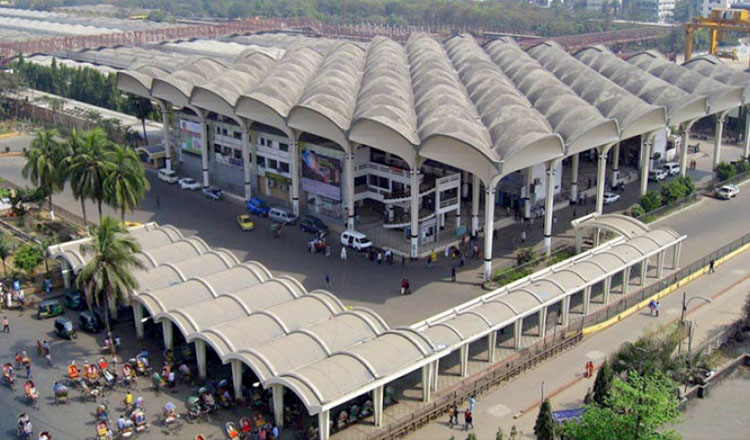 একদিনে ক্ষতি সোয়া কোটি টাকা কমলাপুর স্টেশনে