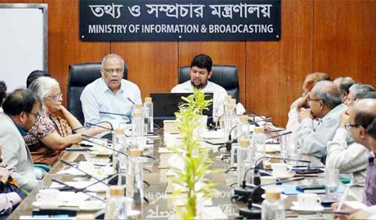 বিনা নোটিশে কোনো সাংবাদিককে চাকরি থেকে অব্যাহতি দেয়া যাবেনা : মাহফুজ আলম