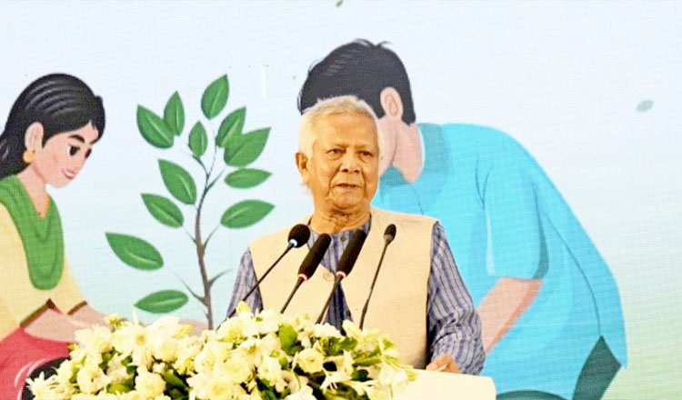 পরিবেশ সুরক্ষায় প্লাস্টিক বর্জনে প্রধান উপদেষ্টার আহ্বান