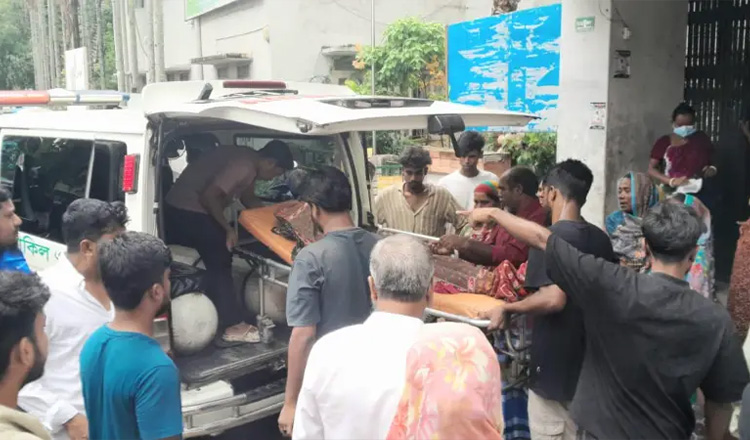 নবাবগঞ্জে মোটরসাইকেলের ধাক্কায় এক নারী নিহত