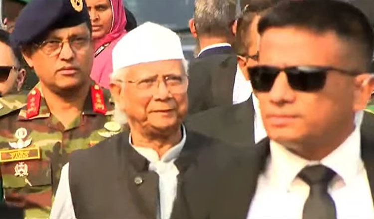 ওসমান হাদির জানাজায় অংশ নিলেন প্রধান উপদেষ্টা