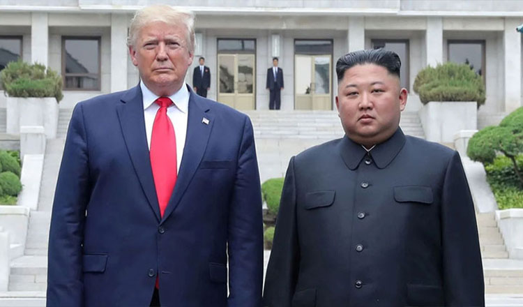 কিম জং উনের সঙ্গে সাক্ষাতে আগ্রহ প্রকাশ করলেন ট্রাম্প