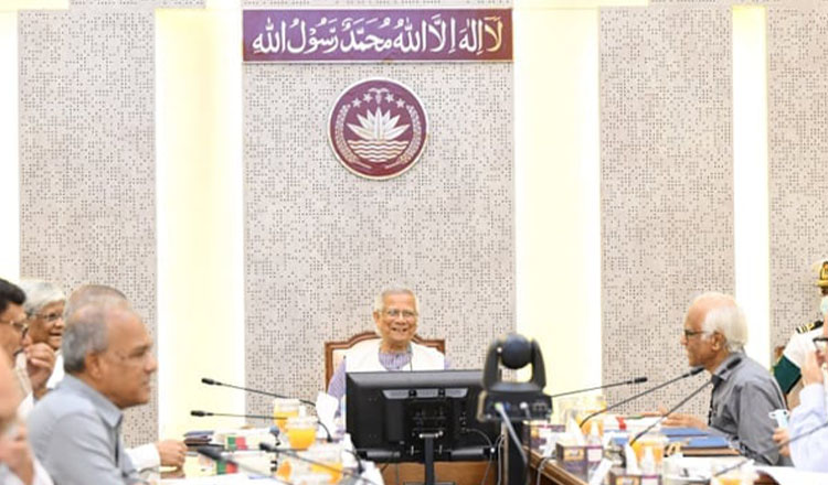 সচিবালয়ে উপদেষ্টা পরিষদের বৈঠকে প্রধান উপদেষ্টা যোগ দিলেন