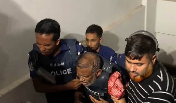 গুরুতর আহত অবস্থায় বিচারপতি মানিককে হাসপাতালে ভর্তি