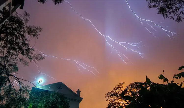 দেশজুড়ে বৃষ্টির সম্ভাবনা, কমতে পারে দিন-রাতের তাপমাত্রা