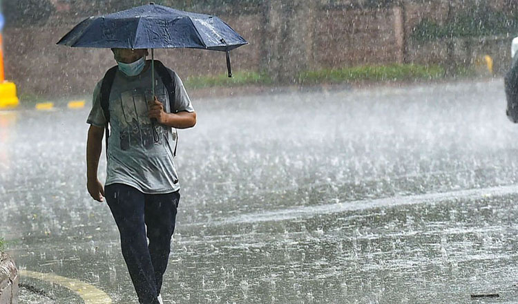 হালকা থেকে মাঝারী বৃষ্টিপাতের সম্ভাবনা রয়েছে দেশের বিভিন্ন স্থানে