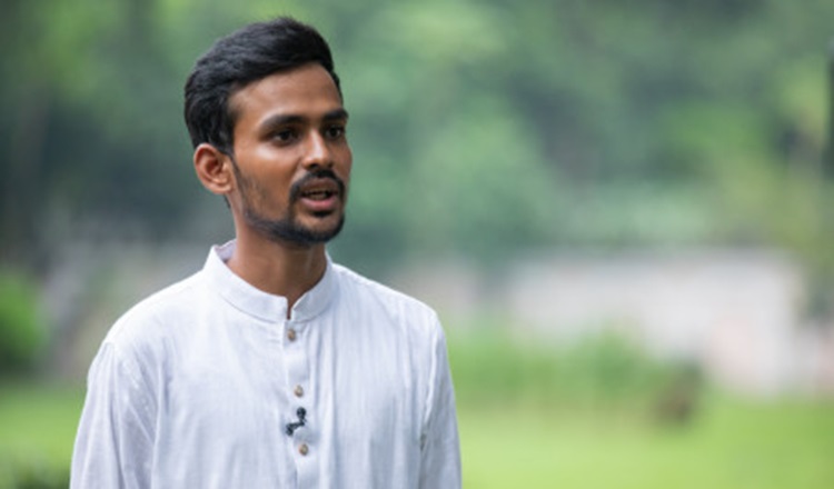 উপদেষ্টা আসিফ: প্রথম মাসের বেতন বন্যার্তদের দেওয়ার ঘোষণা