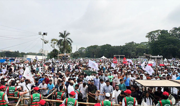 সোহরাওয়ার্দী উদ্যান জামায়াতের সমাবেশের জন্য প্রস্তুত, জড়ো হচ্ছেন নেতাকর্মীরা