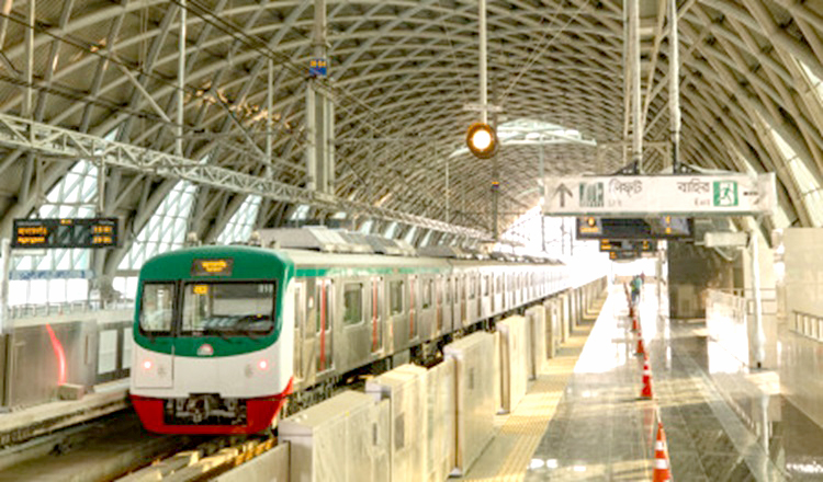 আজ থেকে মেট্রোরেল চালু, স্বস্তি যাত্রীদের