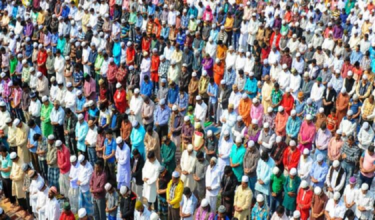 বিশ্ব ইজতেমা: সর্ববৃহৎ জুমার নামাজ আদায়