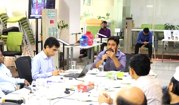 এটুআই-এর অপ্রয়োজনীয় প্রকল্প বাদ দিতে বললেন নাহিদ ইসলাম