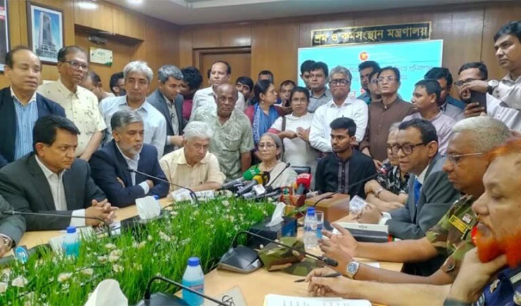 সরকার ও মালিক পক্ষ পোশাক শ্রমিকদের ১৮ দফা দাবি মেনে নিয়েছে