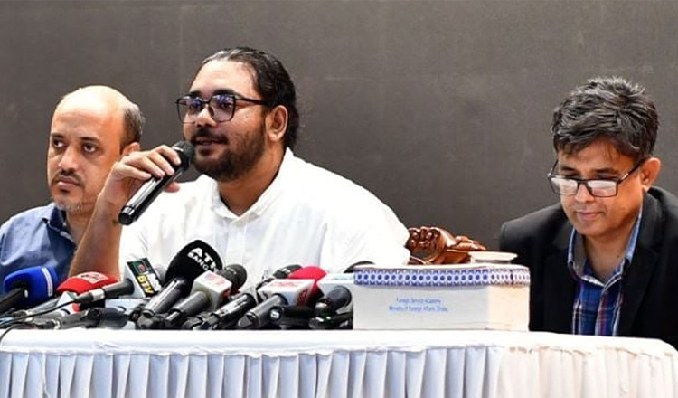 নিত্যপ্রয়োজনীয় দ্রব্যমূল্য খুব সহসা নিয়ন্ত্রণে আসবে বলে সরকার আশাবাদী