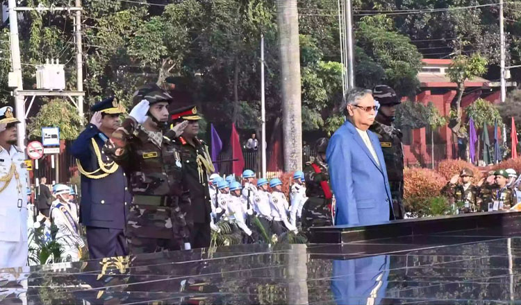 রাষ্ট্রপতির সশস্ত্র বাহিনীর বীর শহিদদের প্রতি শ্রদ্ধা