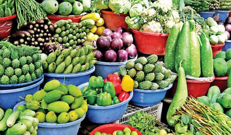 সবজি বাজারে স্বস্তি নাটোরে