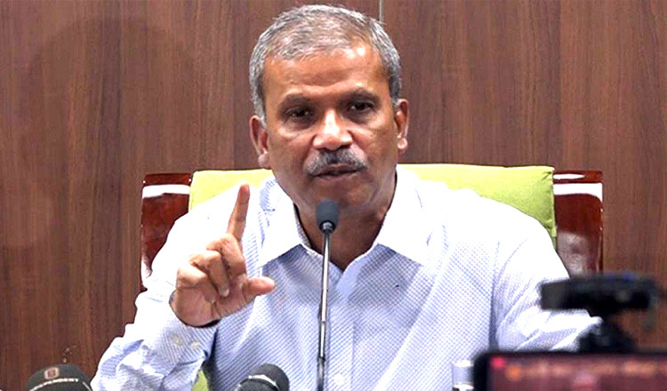 আইন উপদেষ্টার জনগণকে সেবা প্রদান ও আইনশৃঙ্খলা পরিস্থিতি নিয়ন্ত্রণে রাখতে ডিসিদের প্রতি আহবান