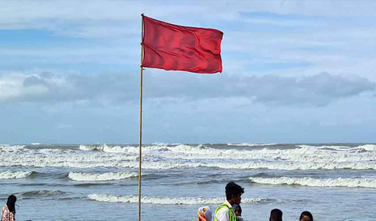 চট্টগ্রাম, কক্সবাজার, মোংলা ও পায়রা সমুদ্র বন্দরসমূহকে ৩ নম্বর সতর্ক সংকেত