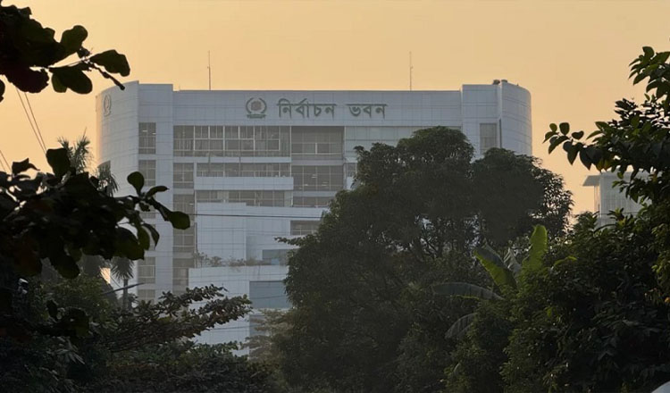 ভোটের প্রস্তুতি: নির্বাচনী উপকরণ সংগ্রহে ব্যস্ত ইসি