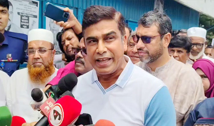 নদীভাঙন পরিস্থিতি দেখতে কুড়িগ্রাম পরিদর্শনে পানিসম্পদ প্রতিমন্ত্রী