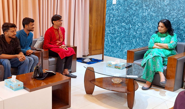 পলিথিনের বিকল্প পাট অথবা কাপড়ের ব্যাগ ব্যবহারে অভ্যস্ত হতে হবে : পরিবেশ উপদেষ্টা