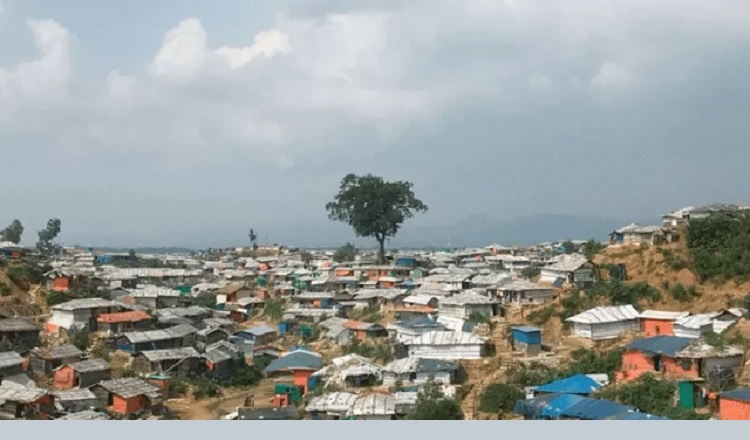 পাহাড় ধসে ৯ রোহিঙ্গা নিহত