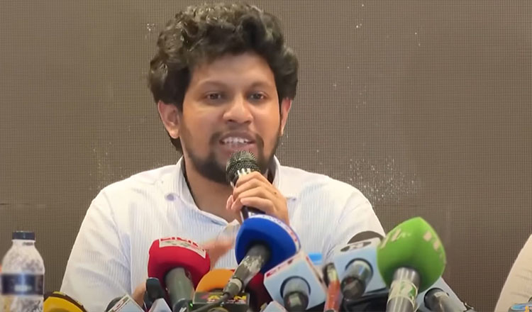 ক্ষমতাচ্যুত ফ্যাসিবাদীদের বিচারের আওতায় আনতে সরকার প্রতিশ্রুতিবদ্ধ জানান মাহফুজ আলম