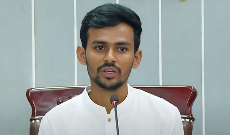 ঈদে আনন্দে বাড়ি ফেরা নিশ্চিত করতে সরকার বদ্ধপরিকর : উপদেষ্টা আসিফ মাহমুদ