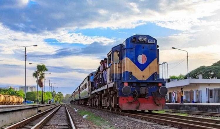 আড়াই ঘণ্টা পর রাজশাহীর সঙ্গে ট্রেন চলাচল স্বাভাবিক