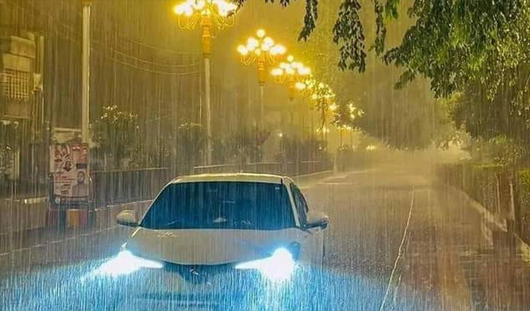 দেশজুড়ে বৃষ্টির আভাস, স্বস্তি মিলতে পারে তাপমাত্রায়