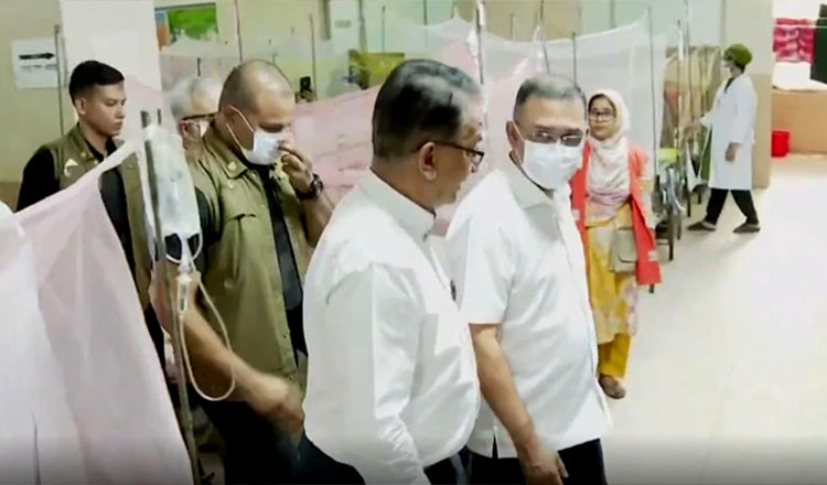 চিকিৎসকের কক্ষে ধূমপান দেখে ক্ষুব্ধ প্রধানমন্ত্রী, দিলেন বরখাস্তের নির্দেশ