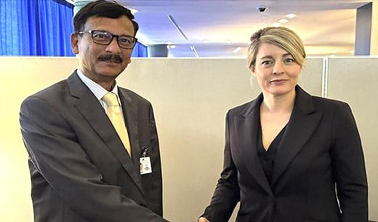 ঢাকা-অটোয়ার সম্পর্ক গড়তে তৌহিদ ও মেলানির আলোচনা