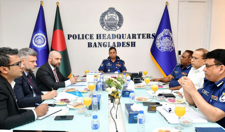 ইউএনওডিসি প্রতিনিধিদলের সাক্ষাৎ আইজিপির সাথে