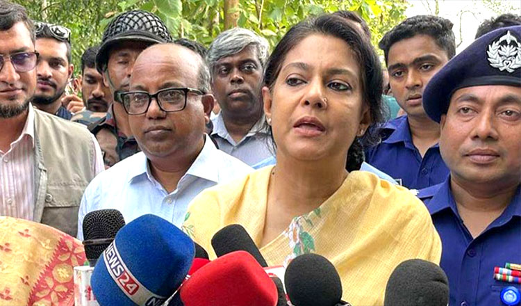 বাংলাদেশ-ভারতের স্বার্থেই সেই মেঘ সরাতে হয়েছে বলে মন্তব্য করেন রিজওয়ানা