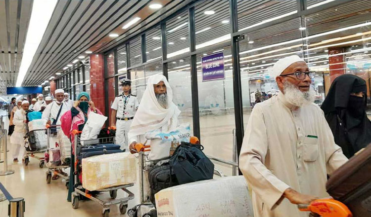 সৌদি আরব থেকে হজ শেষে দেশে ফিরেছেন ২৩,৬৫৯ বাংলাদেশি
