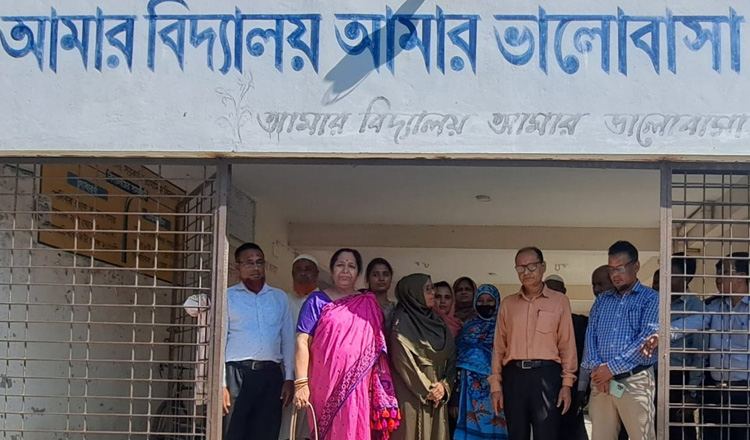 সুন্দরবন সংলগ্ন এলাকার বিদ্যালয়গুলো পরিদর্শন করলেন গণশিক্ষা উপদেষ্টা