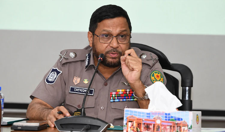 পুলিশ ও গণমাধ্যমের সম্পর্ক বন্ধুত্বপূর্ণ হওয়া উচিত: ডিএমপি কমিশনার